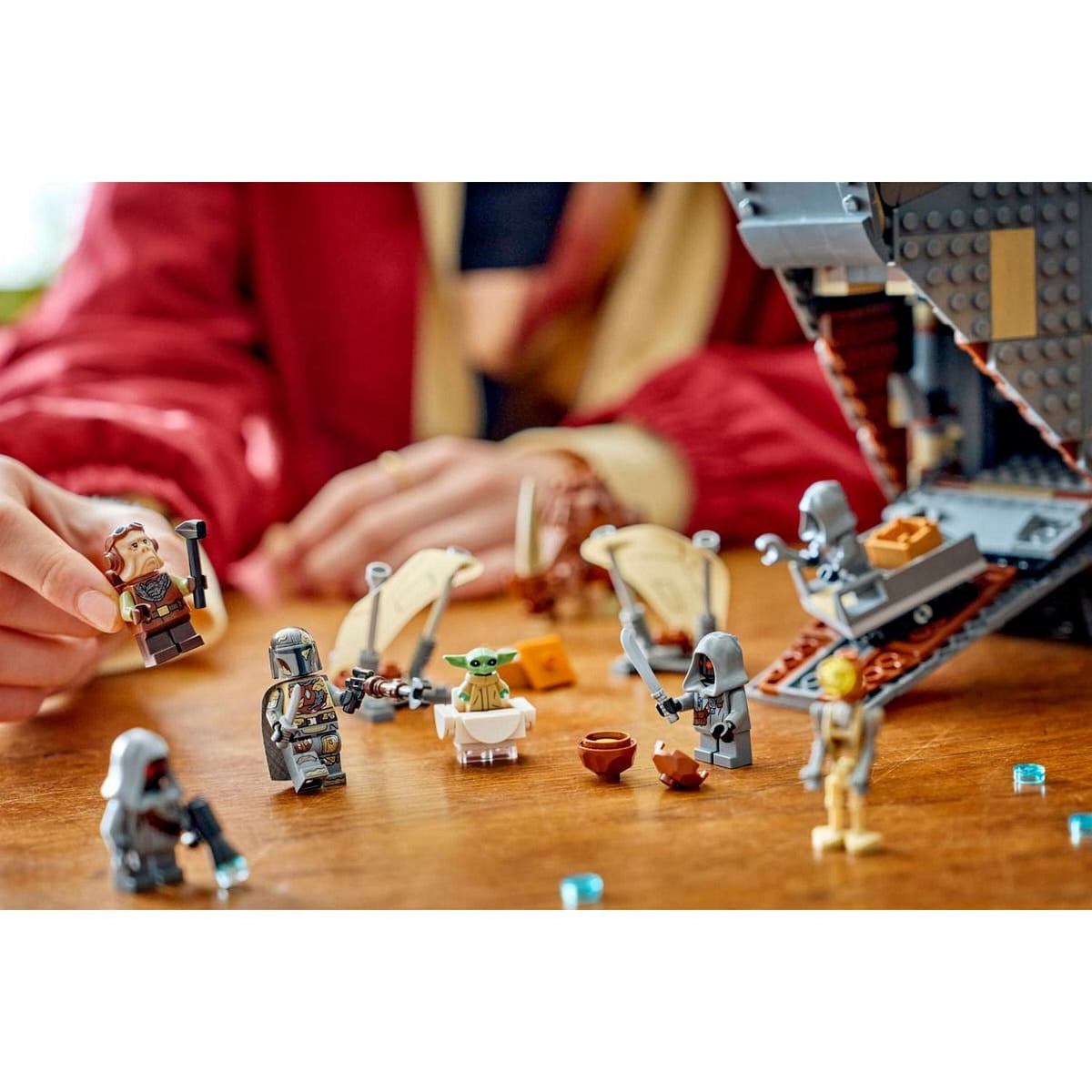 LEGO Offworld Sandcrawler and Mudhorn 75453